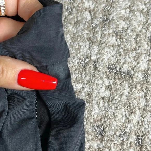 Lululemon Men's Pants 30x30 Dark Gray‎ Performance Casual Office Active Golf - Picture 7 of 7